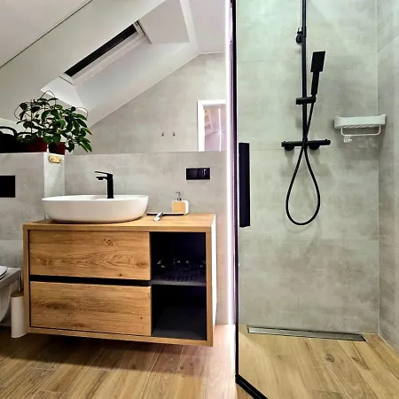 Apartment Na 102