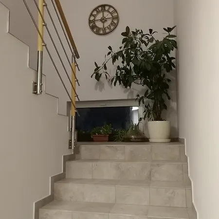 Na 102 Apartment